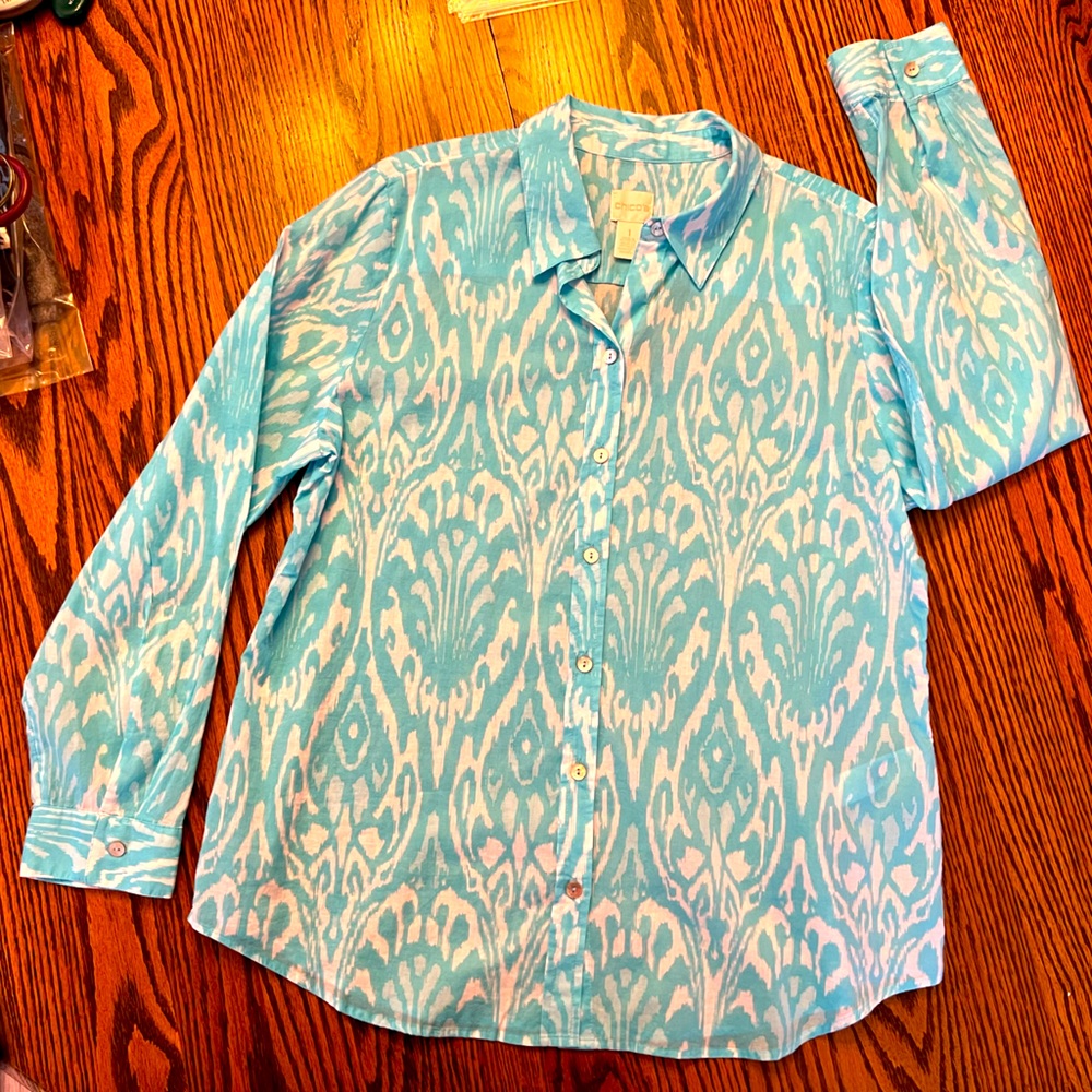 Chico’s Medallion Glow Lightweight Long Sleeve Button Down Color Aqua Sz 1(8)